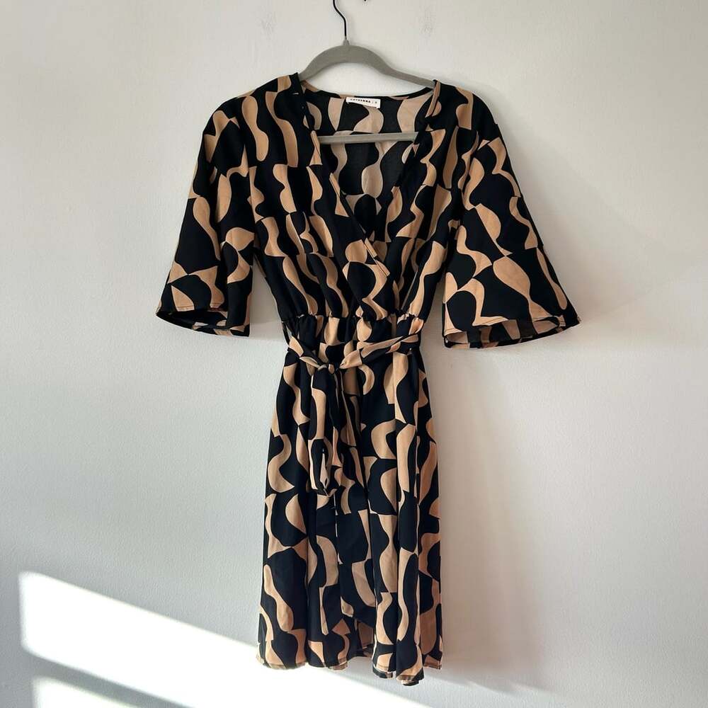 Cathsnna Black and Tan Abstract Geometric Print Half Sleeve Wrap Dress Size S